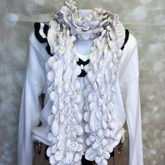 Women novelty bubbly scarf - Picture 2 of 3